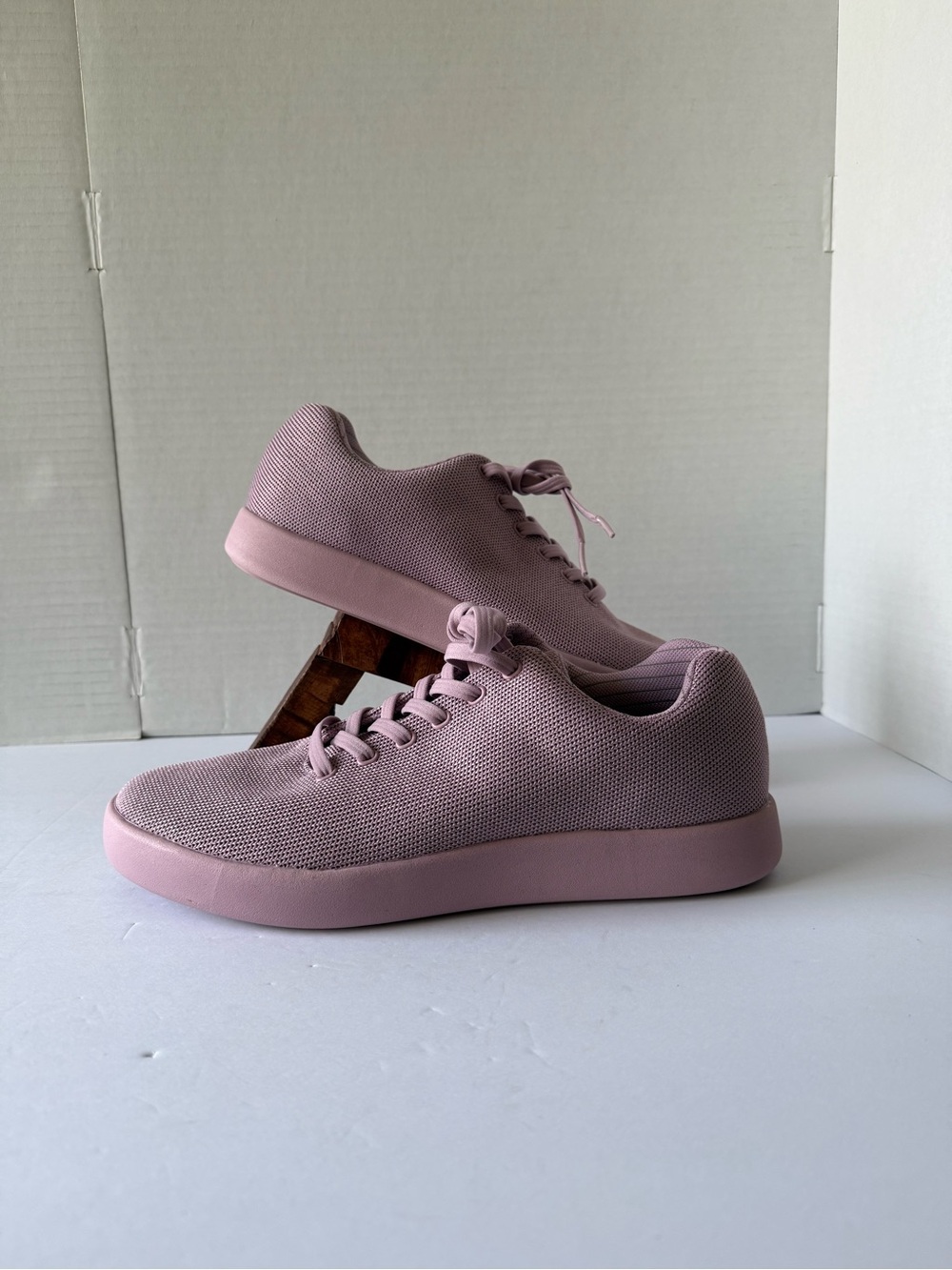 Atoms Sneakers R34 Purple Model 000 Men’s 10.25 Women’s 11.75Low Top New No  Box